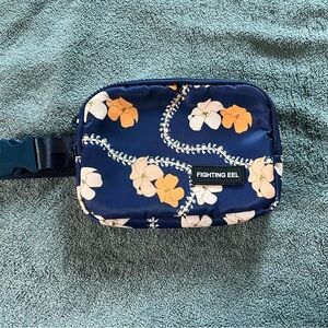 Fighting Eel Side Pouch - Navy Puakenikeni